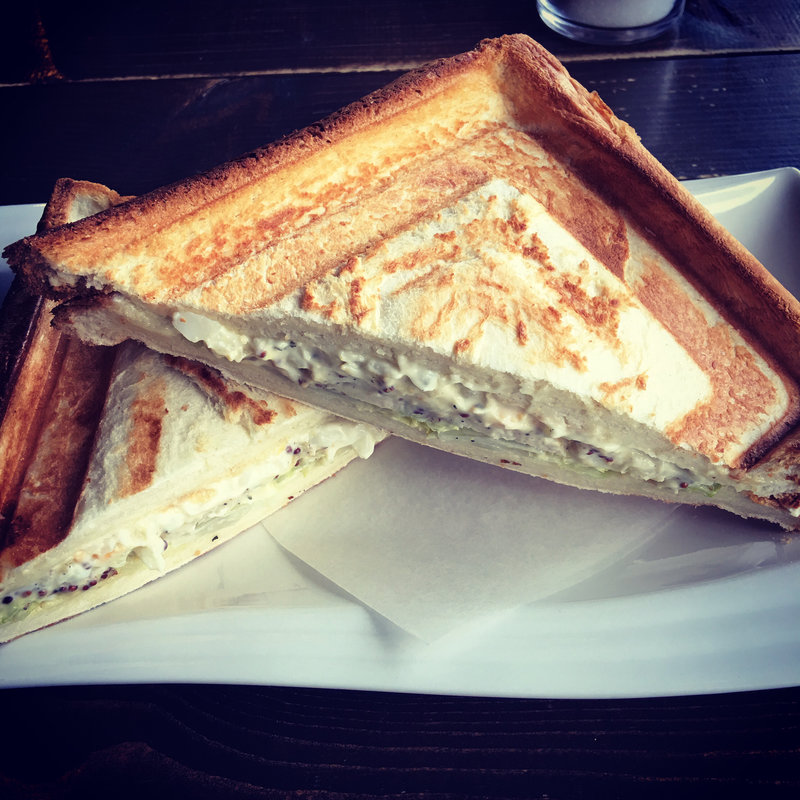 マスタードチキングリルサンド(特大)(いやしの空間 さとう珈琲 本店)