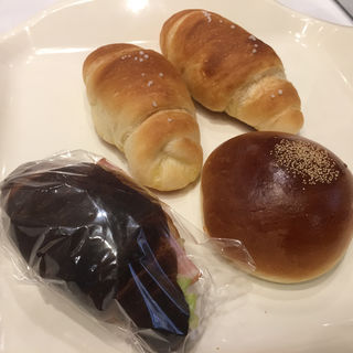 塩パン(伊三郎製パン ベイサイド店)