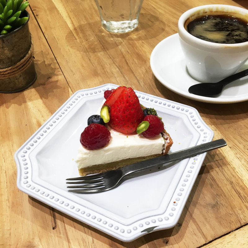 ピスタチオとチーズのタルト(セスト グランデュオ立川店)