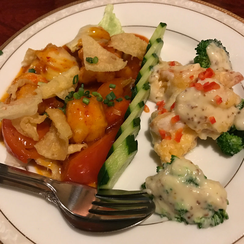 海老チリと海老マヨの盛り合わせ(健康中華庵 青蓮 神保町店 )