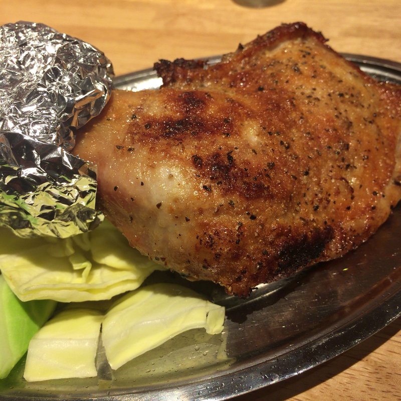 骨付鳥ひな鳥(骨付鳥、からあげ、ハイボール がブリチキン。浅草橋店)