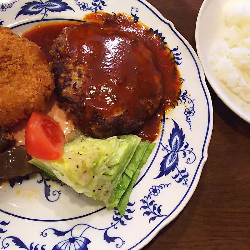 ハンバーグステーキとカニコロッケの盛り合わせ(ランチ)(ティファ)