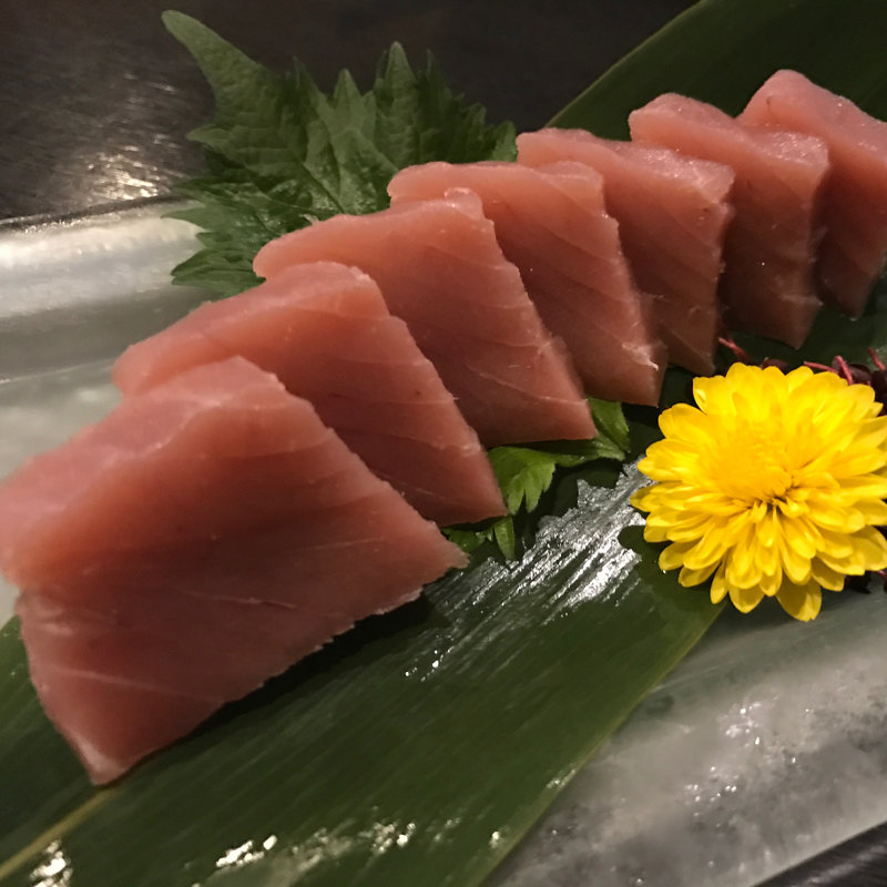 天然マグロ刺し(博多 王道坊主)