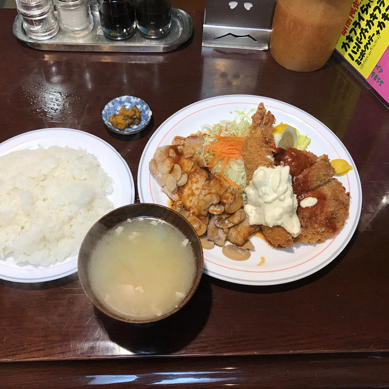 スペシャル定食(ハンバーグの店ベア )