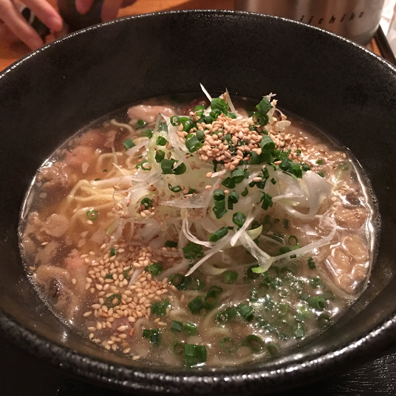牛スジラーメン(博多 牛すじラーメン 歩 本店)