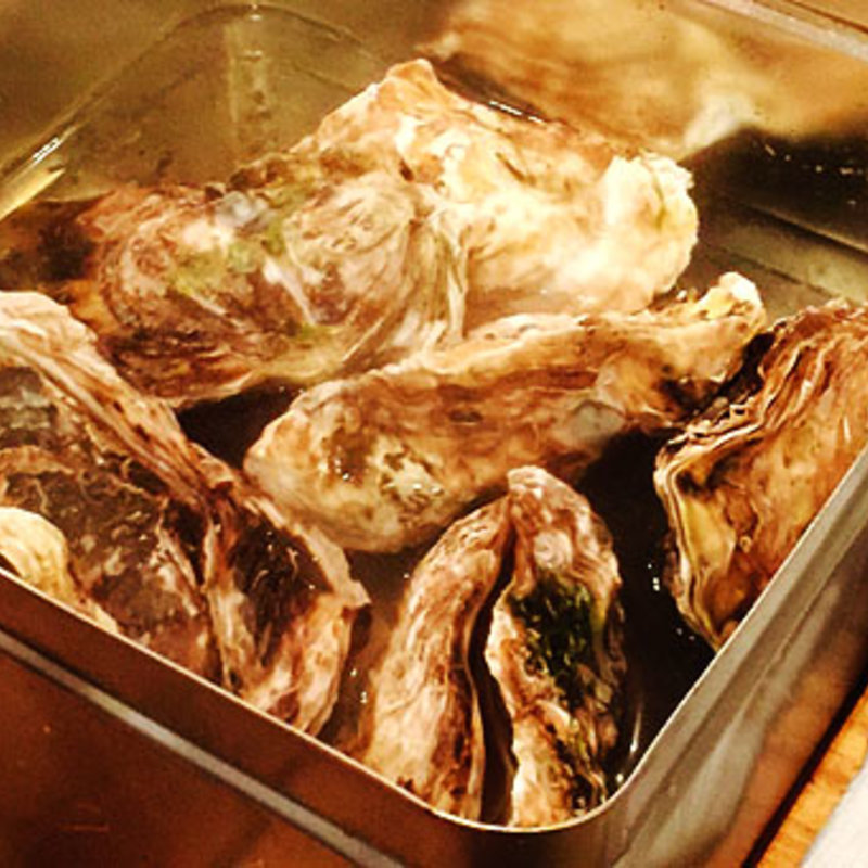 牡蠣の缶々蒸し(ちょい呑み餃子 )