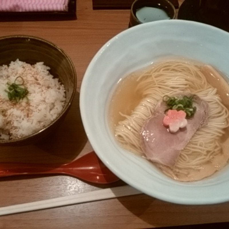 鯛塩そばと鯛飯(鯛塩そば 灯花 曙橋本店)