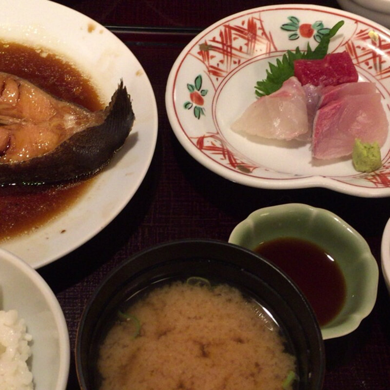煮魚とお刺身(山田屋 （にほんばしやまだや）)