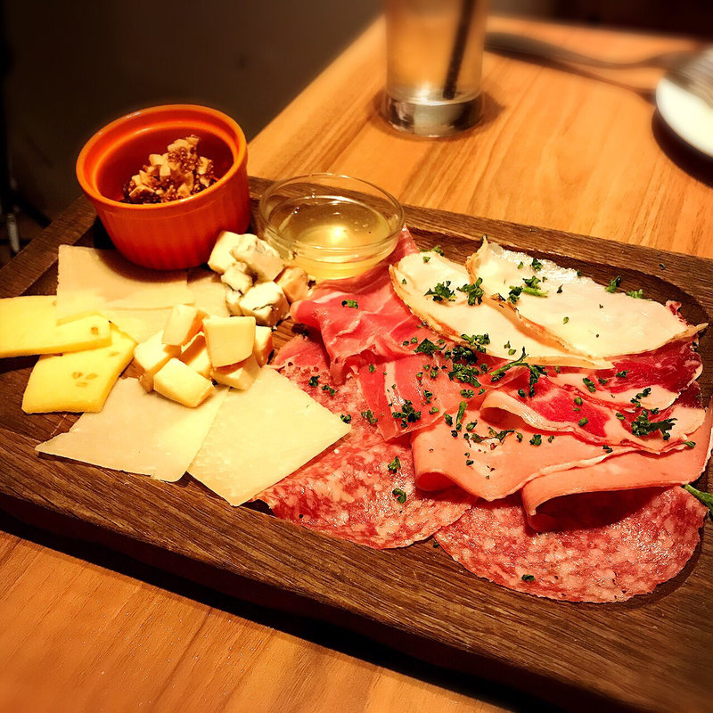 生ハム・チーズ盛り合わせ(MERI Principessa 渋谷店)