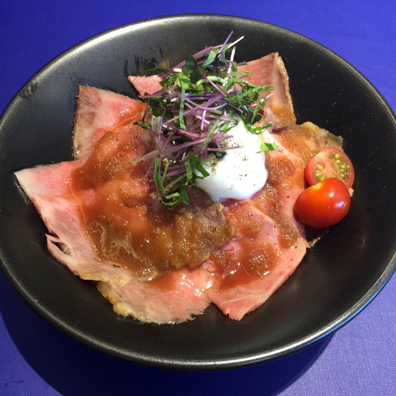 松坂牛ローストビーフ丼(ラ ベルマルシェ 新虎通り店)