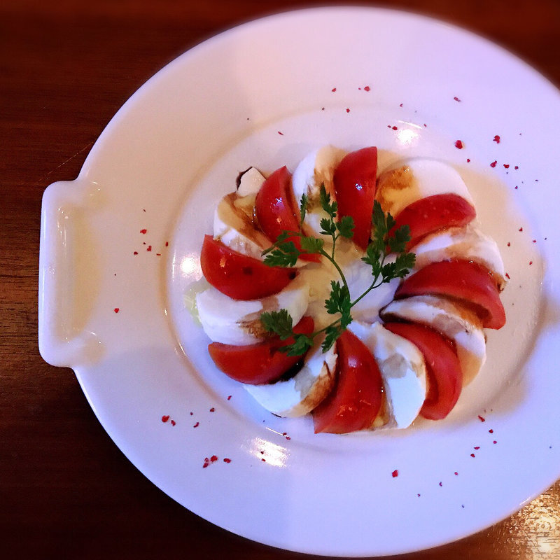 長野県産高糖度トマトアメーラのカプレーゼ(バー 832(hachimitsu))