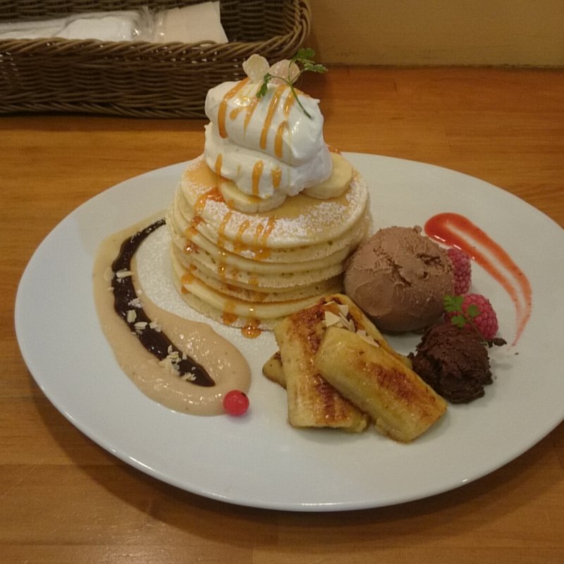 バナナ・ア・ラ・モードパンケーキ(パンケーキママカフェ VoiVoi （ヴォイヴォイ）)