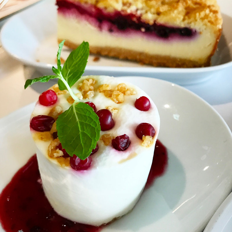 クワーク チーズムース ベリーソース添え(IKEAレストラン&カフェ 立川店 )