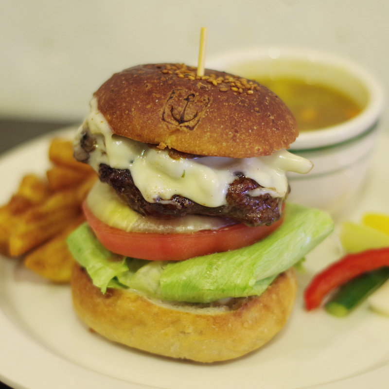 キノコモッツァレラチーズバーガーセット(Sunchago Burgers)