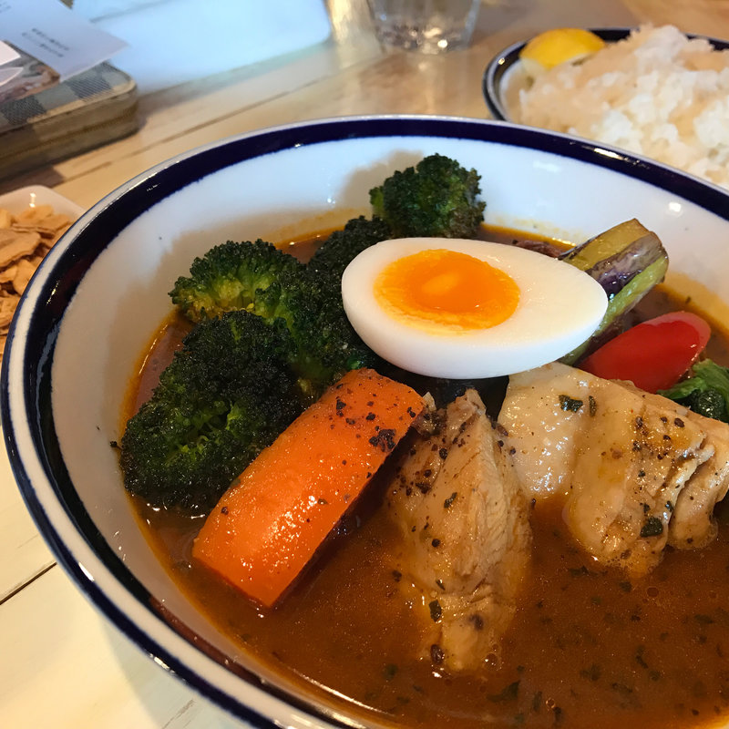 チキンカレー(スープカレーtomuzo)