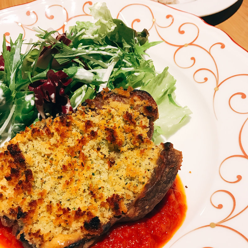 豚肩ロースの香草パン粉焼き トマトソース(Ypsilon Aoyama)