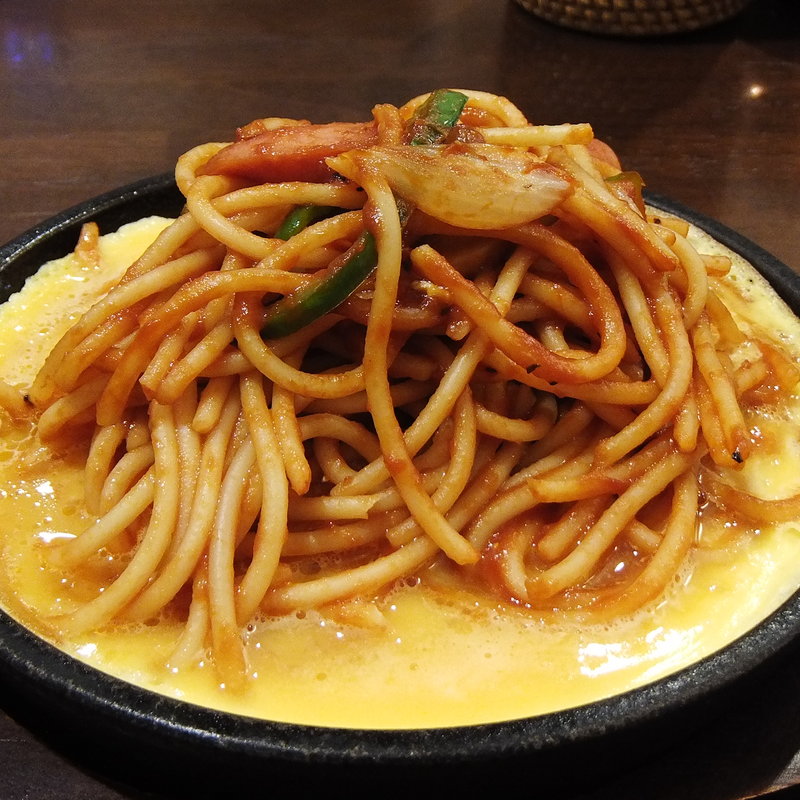 【鉄板ナポリタン】(敷島珈琲店 )