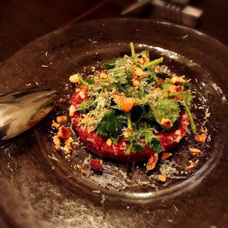 会津産 馬肉のタルタル 香草サラダ添え(オステリア カステリーナ)