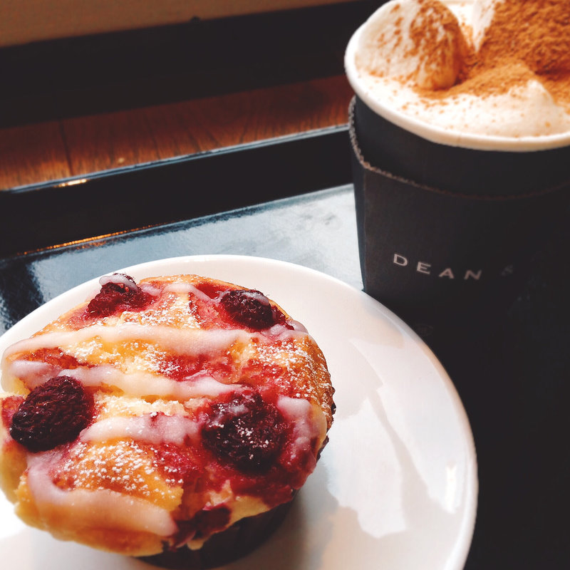 ラズベリーリコッタチーズマフィン(ディーン＆デルーカ京都 （DEAN & DELUCA KYOTO）)