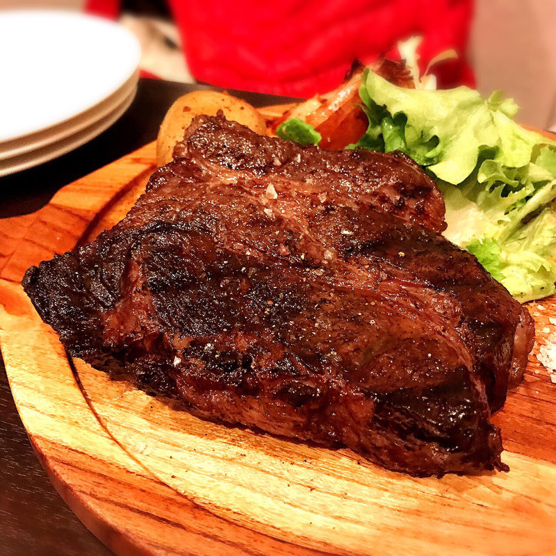 ブラックアンガス牛 肩ロース（ざぶとん）のビステッカ(オステリア カステリーナ)