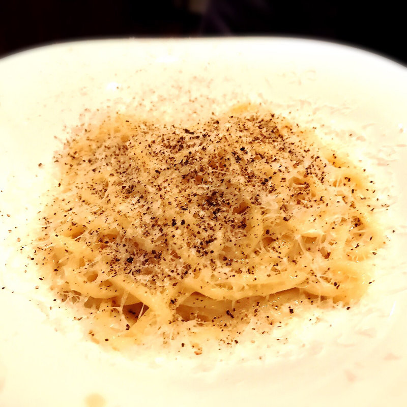 トンナレッリ チーズと胡椒たっぷりのカチョ・エ・ペペ(オステリア カステリーナ)