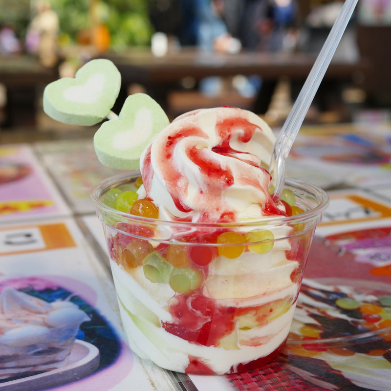 スペシャルカップいちごソース(ピクニカルショップ(伊豆四季の花公園入り口))