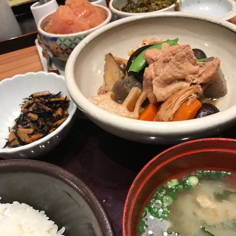 がめ煮定食(博多もつ鍋やまや エドグラン店)