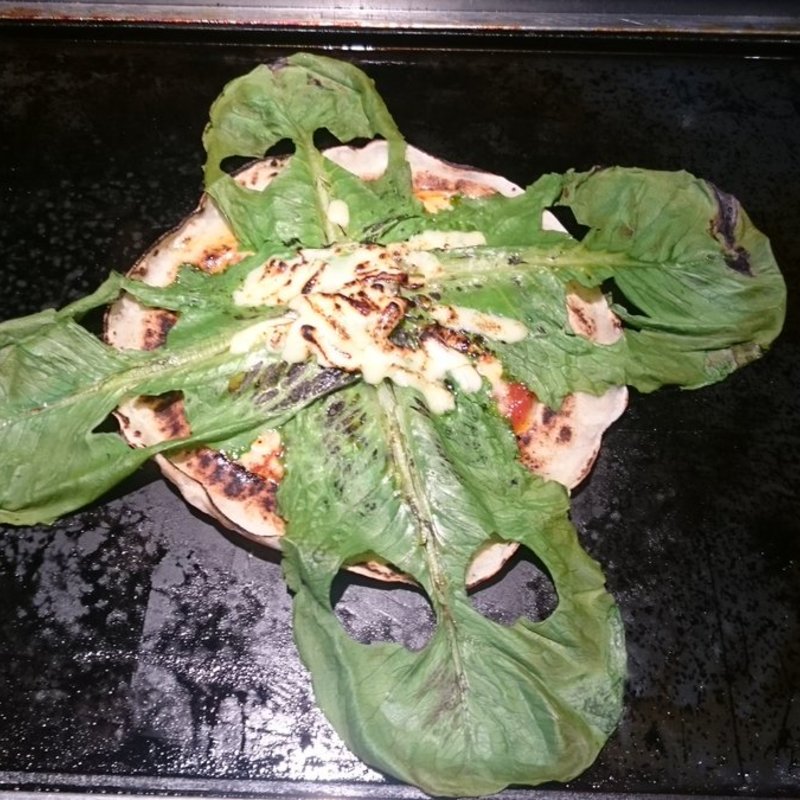 神推し炙りファイヤーピザ (お好み焼き・もんじゃ焼・鉄板焼き専門店 KANSAI 緑区大門店)