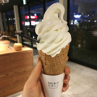 ミルクソフトクリーム(100本のスプーンあざみ野ガーデンズ店)
