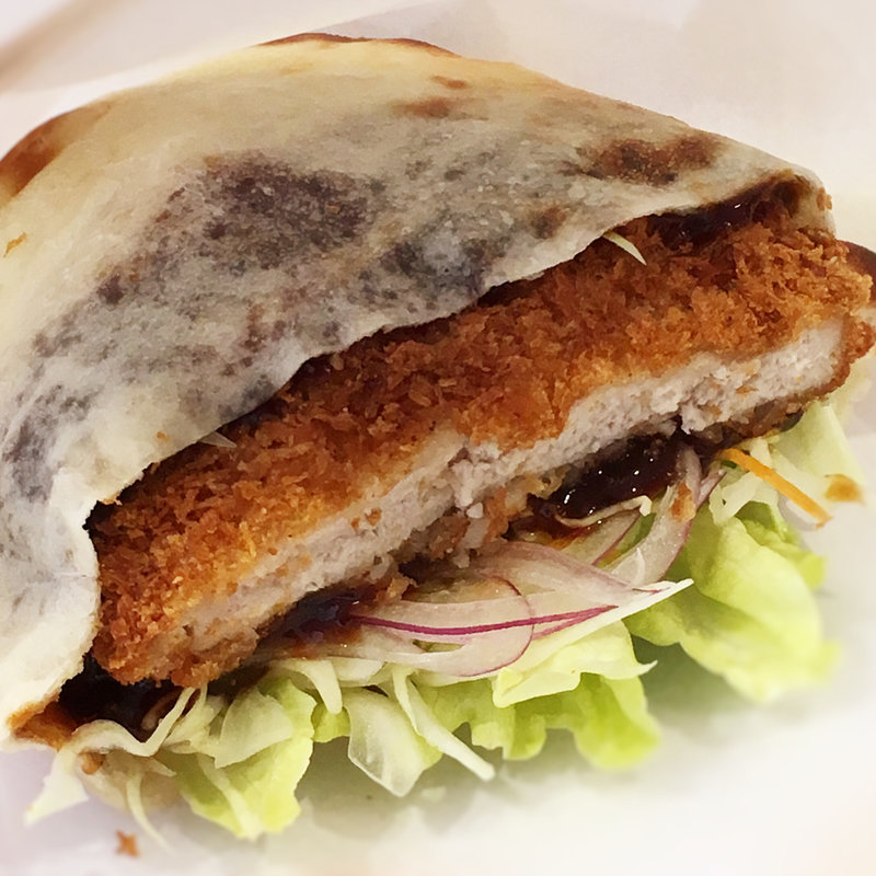 三元豚のピタサンド(あげぱん専門店パンフリット 大名店)