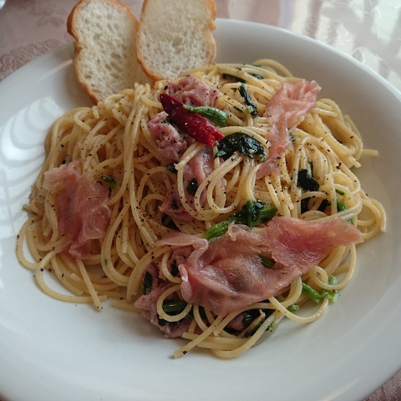 生ハムとほうれん草のオイルパスタ(洋風ダイニングパレット )