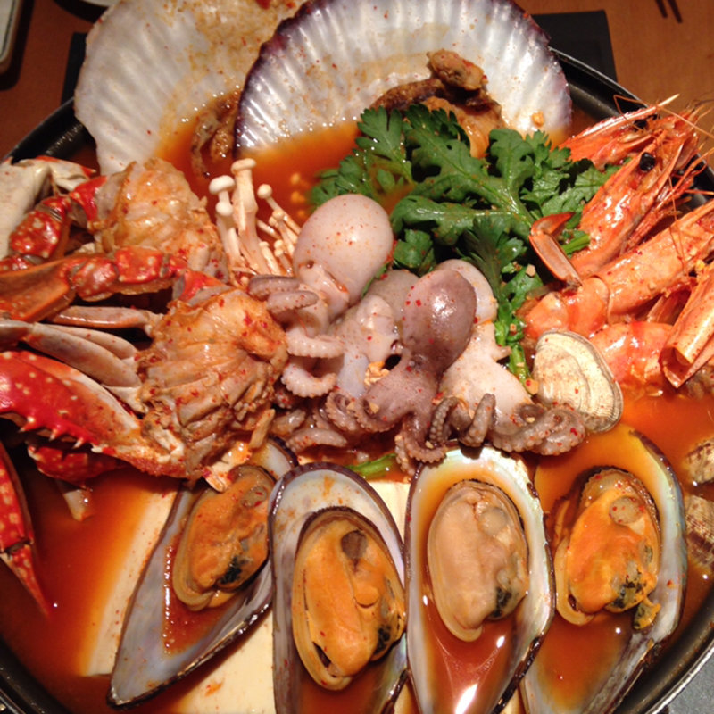 海鮮鍋(海鮮宮 （カイセングウ）)