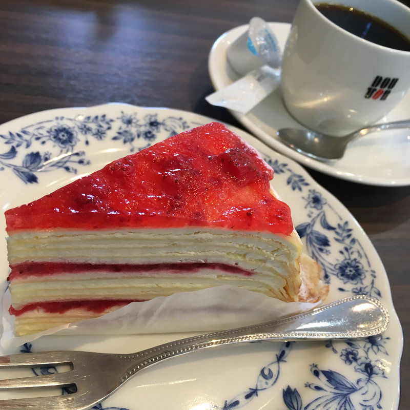 苺とマスカルポーネのミルクレープ(ドトールコーヒーショップ 都城M'sガーデン店)