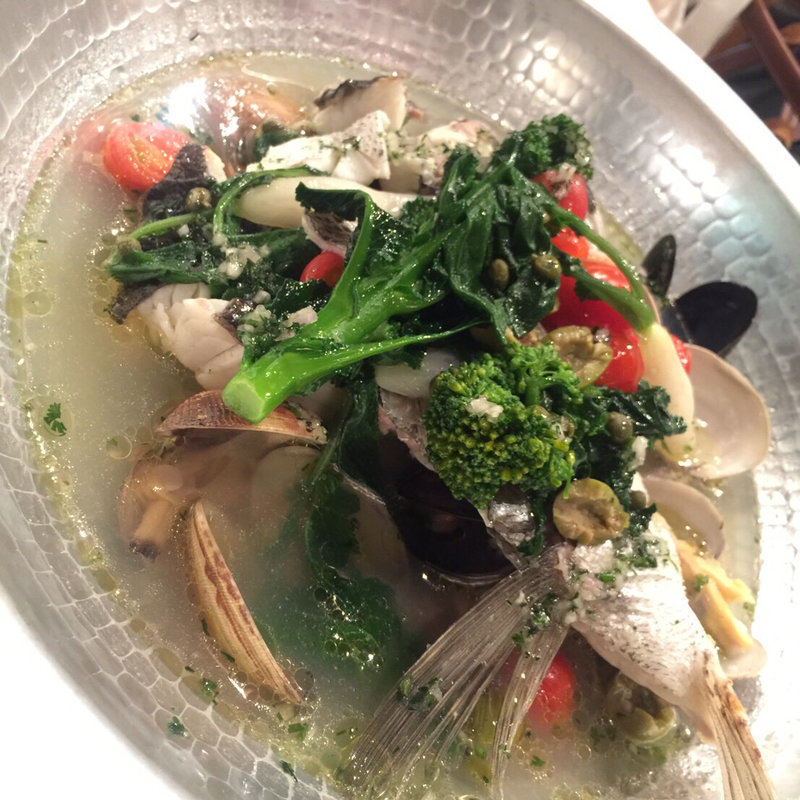 黒鯛の貝とのワイン蒸し(Vivo （ヴィーヴォ）)