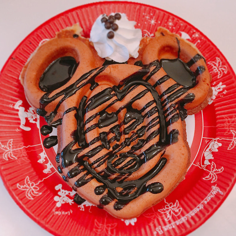 ミッキーワッフル(チョコレートソース)(S.S.コロンビア・ダイニングルーム)