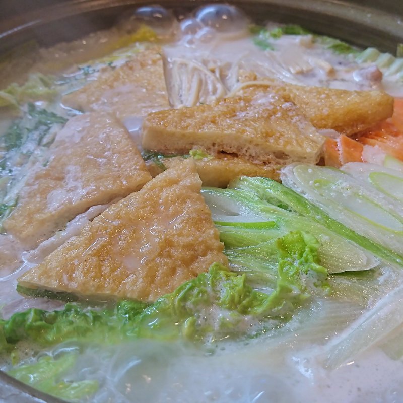 豚肉と白菜の豆乳鍋(居酒屋 山心)