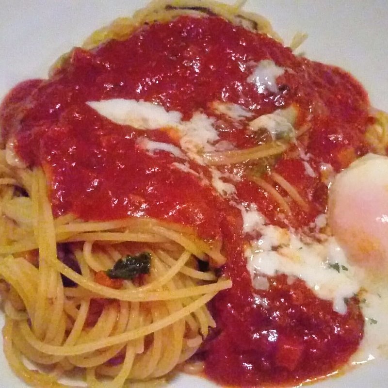 ほうれん草・しめじの温玉のせミートスパ(夢街道 東金井店 )