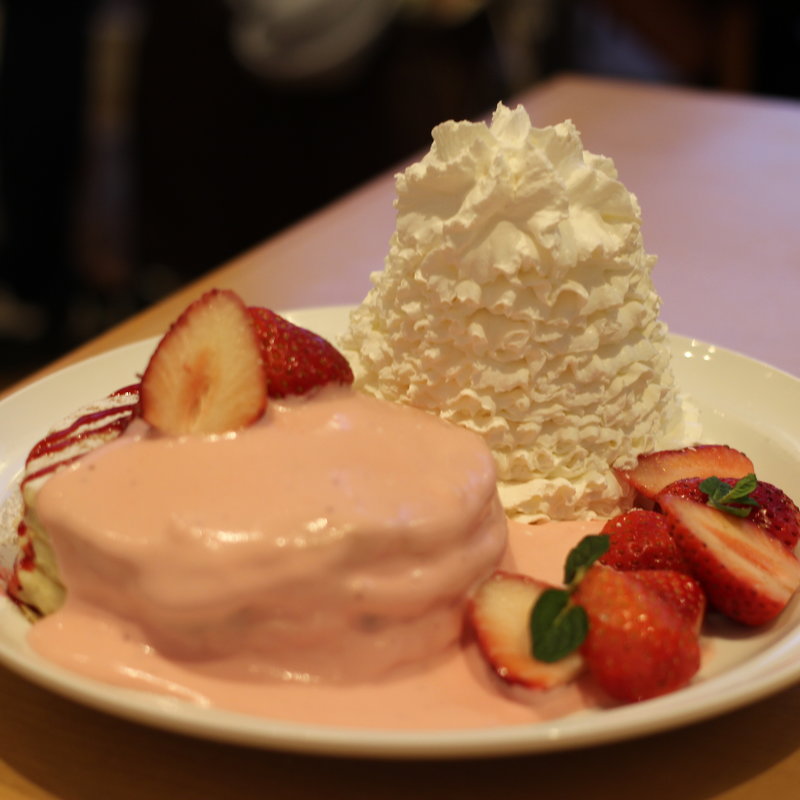 ストロベリーチーズパンケーキ(Eggs ’n Things さいたま新都心店)