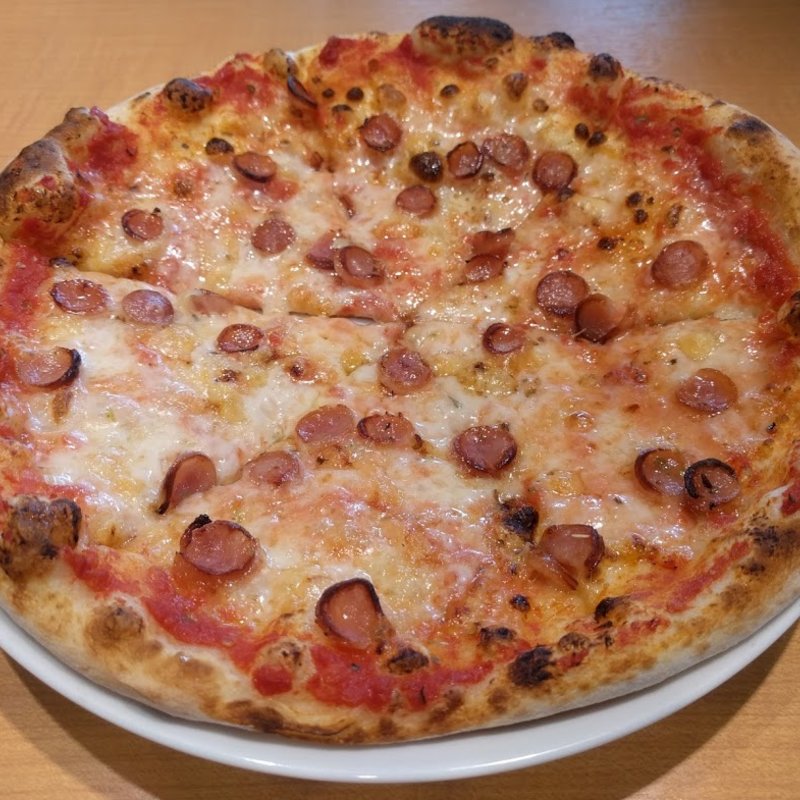 ウインナーのピザ(ピザ キッチン クオクオ)