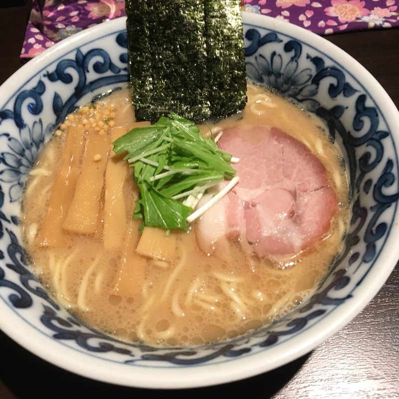 ら〜麺(九段 斑鳩 （くだん いかるが）)