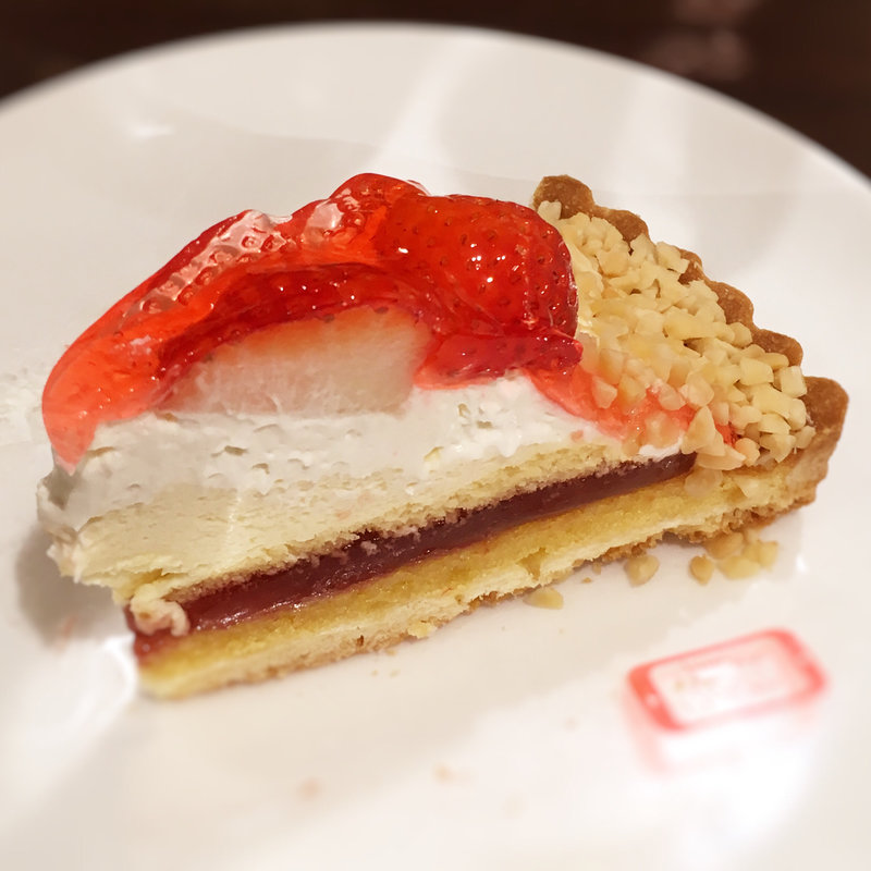 いちごとレアチーズのタルト(イタリアン・トマト カフェ 西新テングッドシティ店)