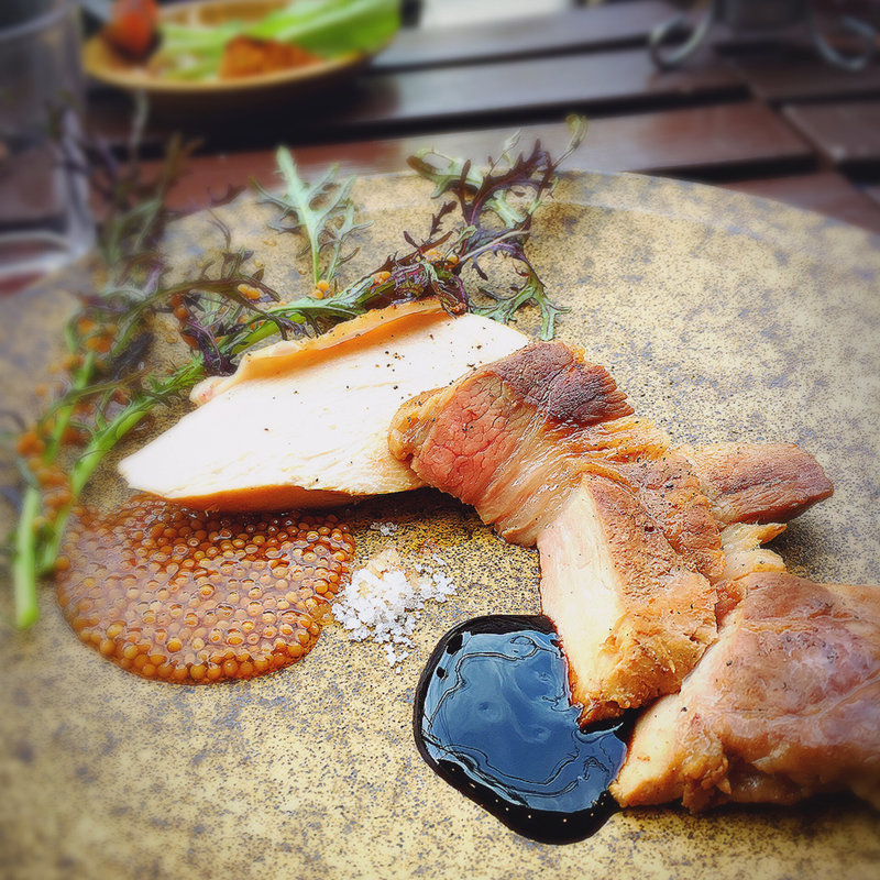 KALE × 地鶏のグリル真空低温調理(WE ARE THE FARM （ウィーアーザファーム）)