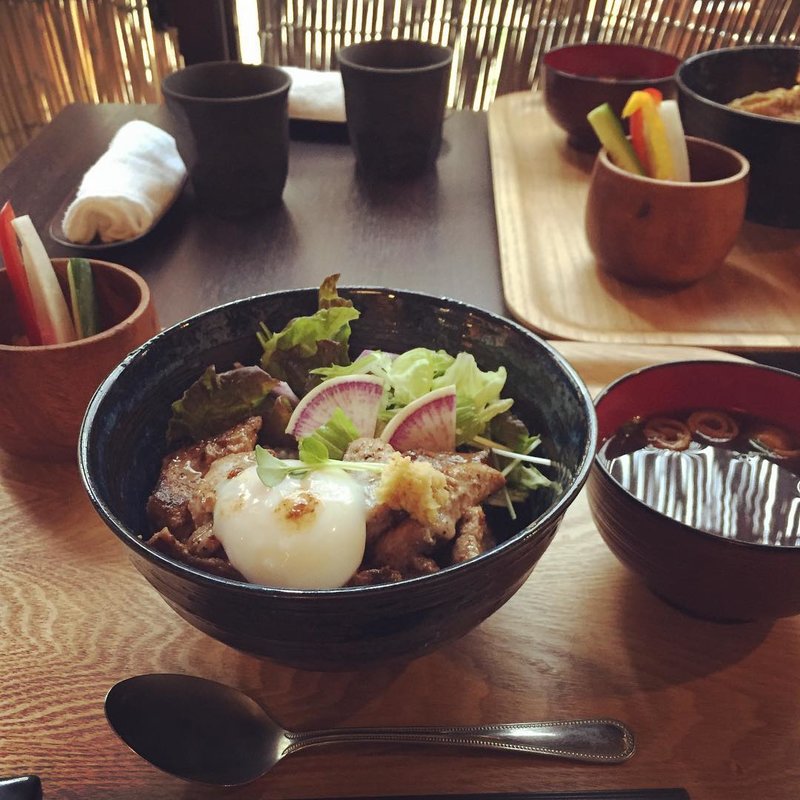 まぐろ頰肉ステーキ丼(日本料理 風瑠 )