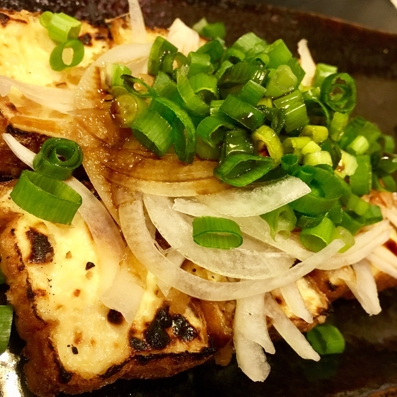 ネギたっぷり焼き厚あげ(焼鳥はなび)