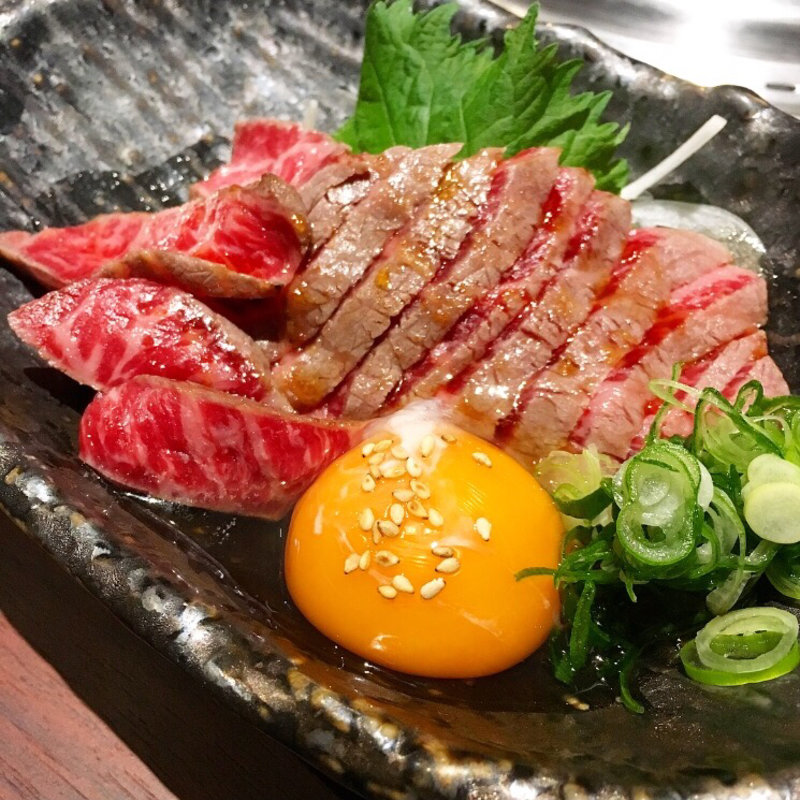 ユッケ(焼肉とビール 市場小路)