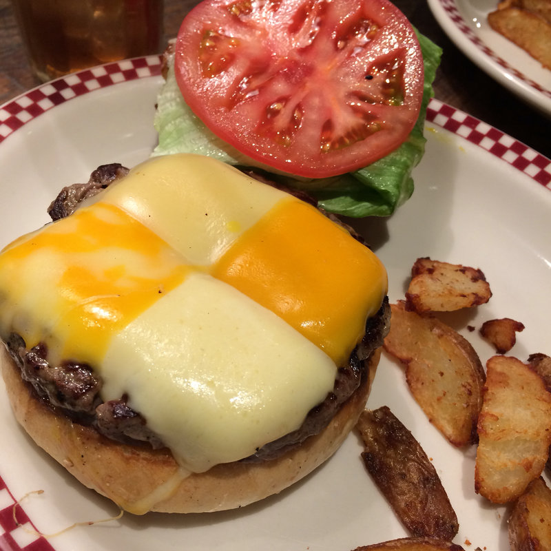 クアトロチーズバーガー(マンチズ バーガー シャック （MUNCH'S BURGER SHACK）)