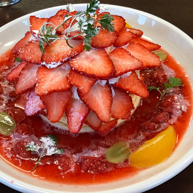 苺づくしパンケーキ(フルーツキッチン ほのか （fruit kitchen 歩乃果）)
