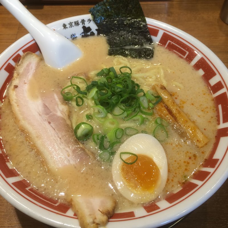 東京とんこつラーメン(屯ちん 池袋本店)