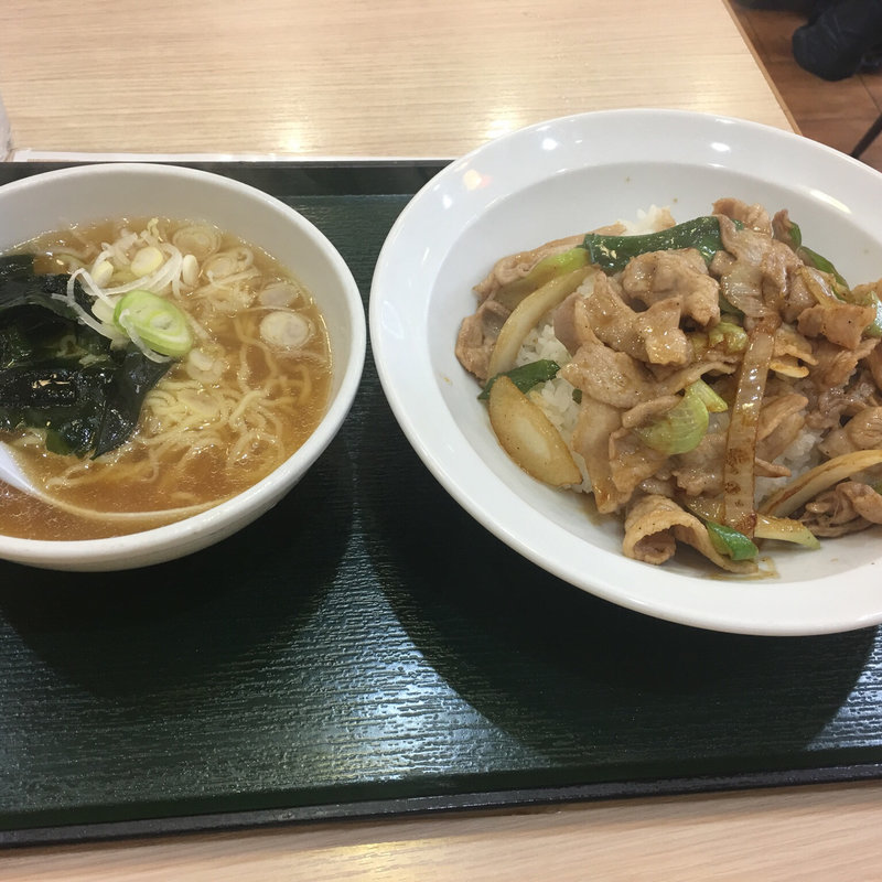 ランチ 豚焼肉丼セット(れんげ食堂 Toshu 梅ヶ丘店)