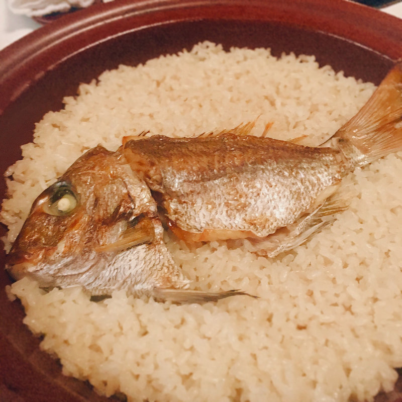 天然桜鯛の土鍋御飯(雲海 （うんかい）)